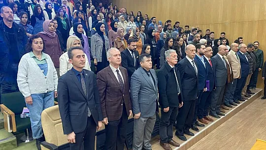 Fırat Üniversitesinde 'Bir Yönetim Biçimi Olarak Cumhuriyet' Konulu Konferans Düzenlendi