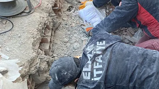 Sırt Sırta Verip Bu Günleri de Atlatacağız Elbet!