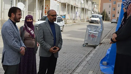HÜDA PAR Genel Başkan Yardımcısı Av. Mahmut ŞAHİN Konteyner kenti ziyaret etti