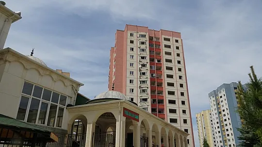 Bu Binayı Bir Gören Bir Daha Bakıyor!