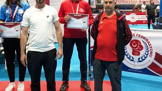 Elazığlı boksörlerden 3 bronz