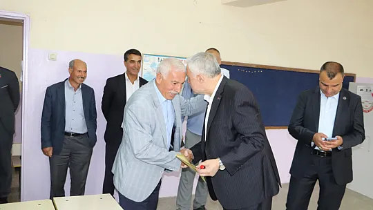 Demirbağ, Oy Kullanıp Okulları Ziyaret Etti