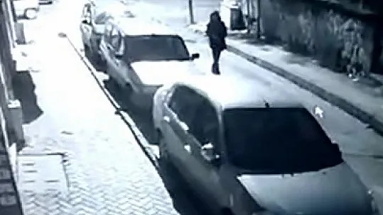 4 İş Yerinin Camını Kıran Şüpheli Önce Kameralara Ardından Polise Yakalandı