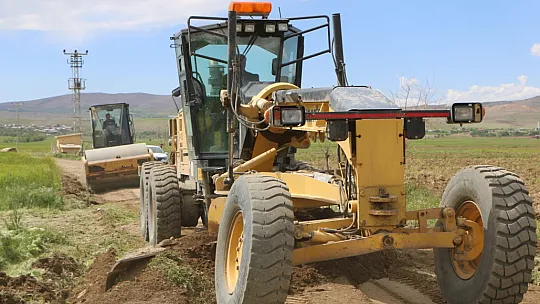 Köy Yollarında Yol Genişletme ve Stabilize Çalışmaları Aralıksız Devam Ediyor