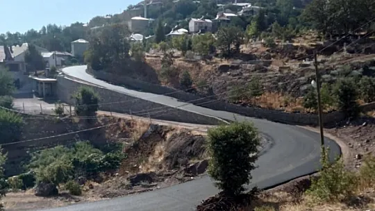 Elazığ İl Özel İdaresi Köy Yollarını BSK Asfaltla Buluşturuyor