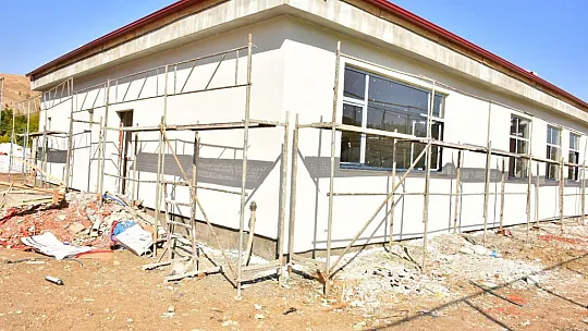 Milletvekili Demirbağ, Palu'da Yapımı Devam Eden Spor Kompleksi ile İlgili Açıklamada Bulundu