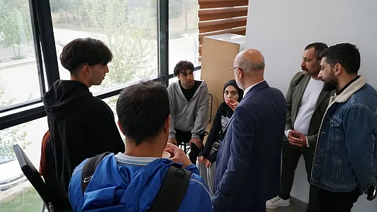 Vekil Adayı Sönmez, Fırat Üniversitesi'ni Ve Sebze Halini Ziyaret Etti