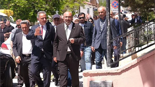 Ak Parti Seçim Çalışmalarını Sürdürüyor