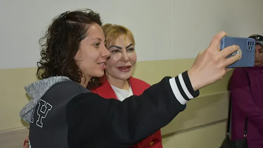 Bağımsız Aday Açık, Oyunu Kullandı