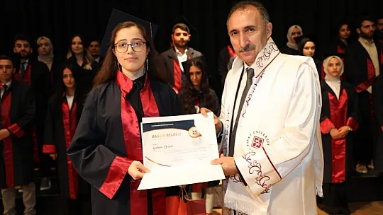 Fırat Üniversitesi 2021-2022 Eğitim-Öğretim Yılı Genel Mezuniyet Töreni Yapıldı