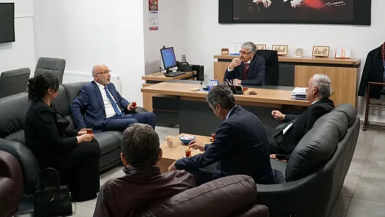 Vekil Adayı Sönmez, Fırat Üniversitesi'ni Ve Sebze Halini Ziyaret Etti