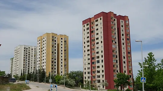 Bu Binayı Bir Gören Bir Daha Bakıyor!