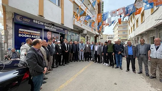 Eski Bakan Yardımcısı Tunç'tan Karakoçan ve Köylerine Ziyaret