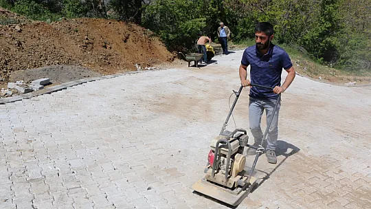 Elazığ İl Özel İdaresi Köyleri Kilitli Parke İle Donatıyor
