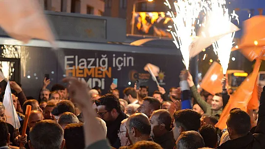 Prof. Dr. Keleş'ten Erol'a Sert Cevap: 'Ya olduğun gibi görün ya da göründüğün gibi ol'