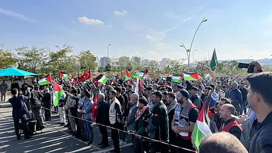 İHH'nın Özgürlük Konvoyu Yola Çıktı