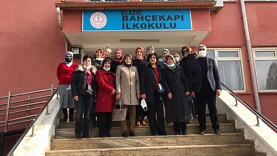 Fırat Üniversitesi Kadınlar Kolundan İlkokul Öğrencilerine Kırtasiye ve Giysi Yardımı