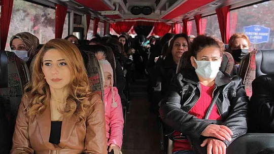90 yaşında ilk kez AVM ve sinemaya gitti, o anlar tebessüm ettirdi