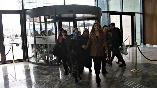 90 yaşında ilk kez AVM ve sinemaya gitti, o anlar tebessüm ettirdi