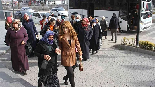 90 yaşında ilk kez AVM ve sinemaya gitti, o anlar tebessüm ettirdi