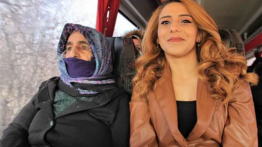 90 yaşında ilk kez AVM ve sinemaya gitti, o anlar tebessüm ettirdi