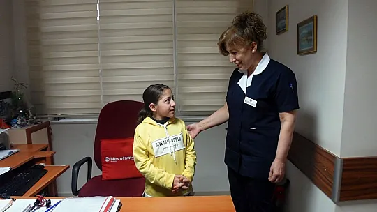 Fırat Üniversitesi Hastanesi'nde 23 Nisan Coşkusu