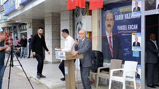 İYİ Parti SKM Açılışında Konuşan Sönmez'e Vatandaşlardan Yoğun İlgi