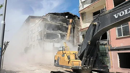 Malatya'da Bitmeyen Yıkım Çalışmaları