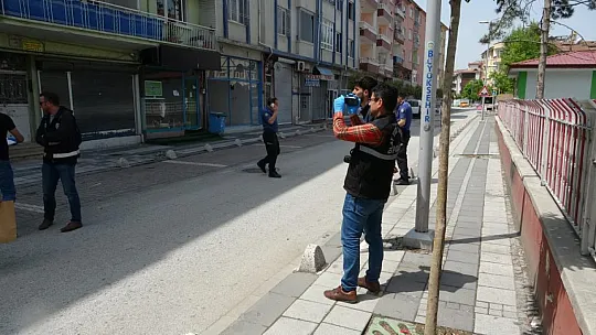 Haber Alınamıyordu, Çatı Katında Asılı Halde Bulundu