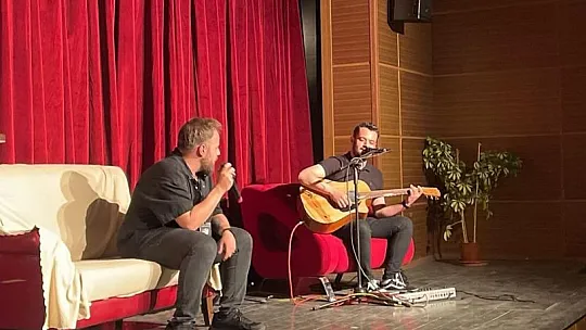 Elazığlı Tiyatro Severler Dikkat! Ödüllü Oyun İzleyiciyle Buluşuyor