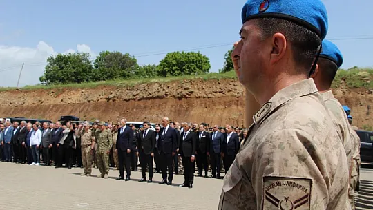 Elazığ-Bingöl Karayolu'nda Kalleşçe Şehit Edilen 33 Yiğit Anıldı