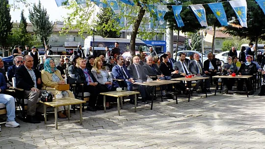 İYİ Parti SKM Açılışında Konuşan Sönmez'e Vatandaşlardan Yoğun İlgi