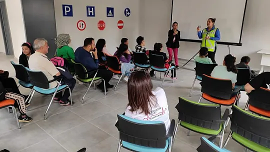 Elazığ'da İşitme Engelli Öğrencilere Trafik Eğitimi Verildi