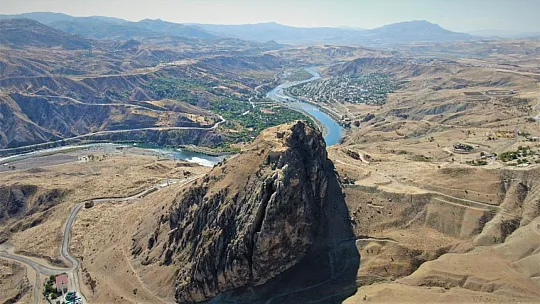 Palu, Sezonun İlk Turistlerini Ağırladı