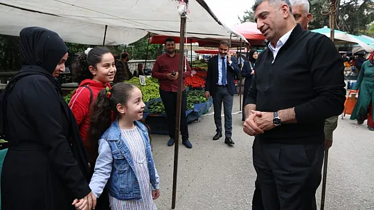 CHP'li Erol pazarda vatandaş ve esnafı dinledi