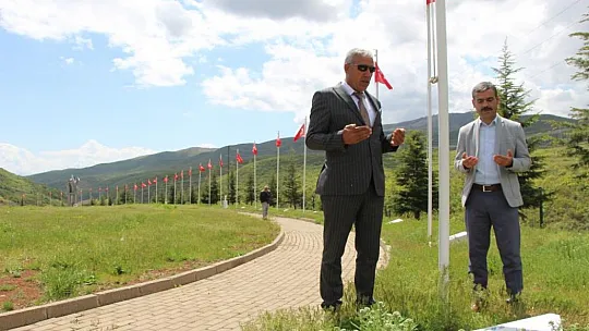 Elazığ-Bingöl Karayolu'nda Şehit Olan 33 Er...