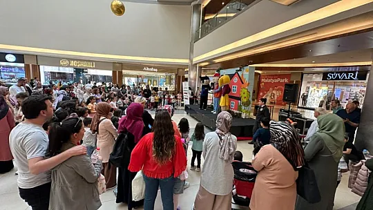 Malatya'da Depremzede Çocuklara Tiyatro Etkinliği