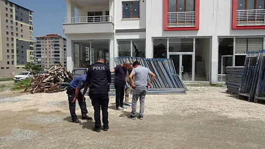 Oğlunun İntikamını Almak İsteyen Öfkeli Baba Ortalığı Savaş Alanına Çevirdi