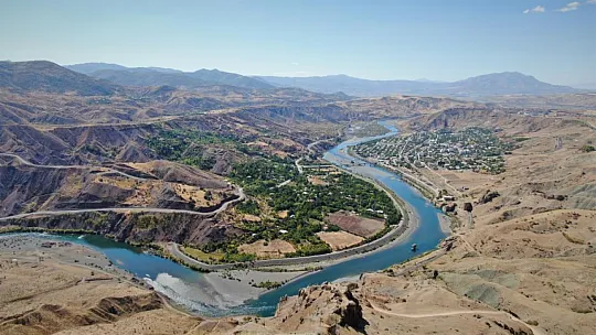 Palu, Sezonun İlk Turistlerini Ağırladı