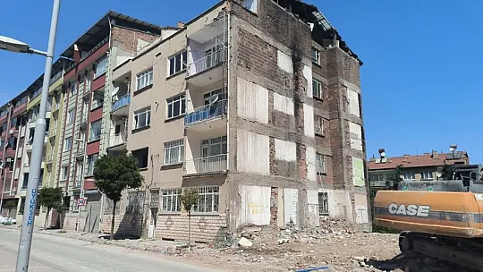 Malatya'da Bitmeyen Yıkım Çalışmaları