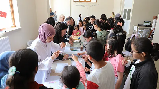 Baskil MYO'da Depremzede Çocuklara Bilim Şenliği Düzenlendi