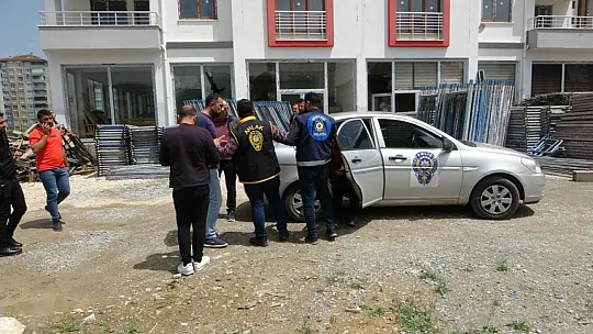 Oğlunun İntikamını Almak İsteyen Öfkeli Baba Ortalığı Savaş Alanına Çevirdi