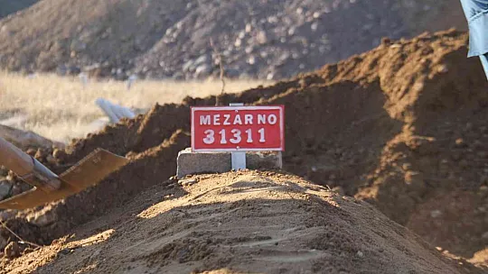 Ailesi cenazeyi kabul etmedi, zihinsel engelli kız kimsesizler mezarlığına defnedildi
