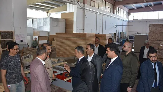 Elazığ Ak Parti Milletvekili adayları seçim ziyaretlerini sürdürüyor