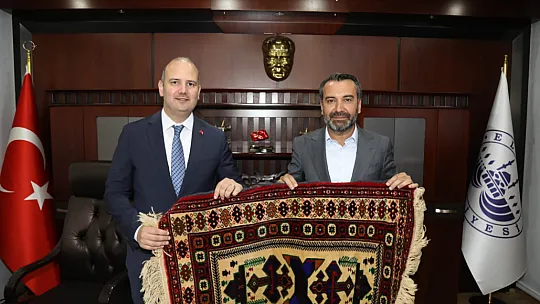 Ak Parti Genel Başkan Yardımcısı Dr. Ömer İleri Elazığ Belediyesi'ni Ziyaret Etti