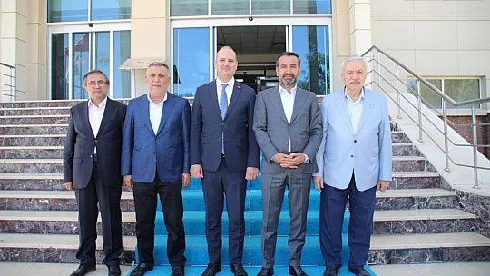 Ak Parti Genel Başkan Yardımcısı Dr. Ömer İleri Elazığ Belediyesi'ni Ziyaret Etti