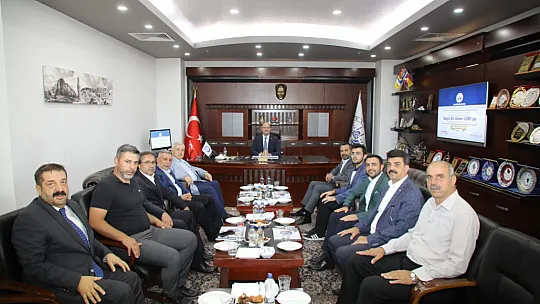 Ak Parti Genel Başkan Yardımcısı Dr. Ömer İleri Elazığ Belediyesi'ni Ziyaret Etti