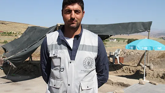 Elazığlı Çiftçinin Tarlada Bulduğu Tarihi Taban Mozaikleri Gün Yüzüne Çıkarılıyor