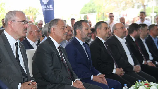 Bakan Özhaseki: 'Vatandaş Kendi Evini Yapacak Biz Parasını Vereceğiz'