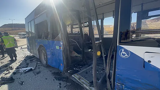 Elazığ'da Cip ile Yolcu Otobüsü Çarpıştı